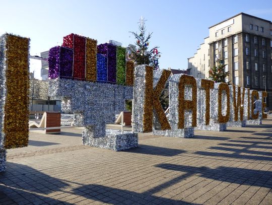 Katowice chcą przejąć plac od PKP. Magistrat narzeka na bierność właściciela