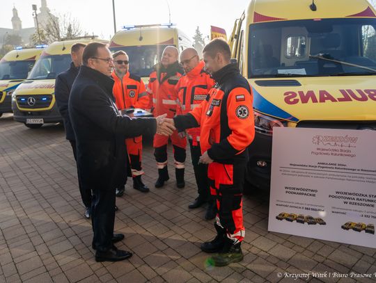 Na ratunek! Odnowiona flota podkarpackiego pogotowia