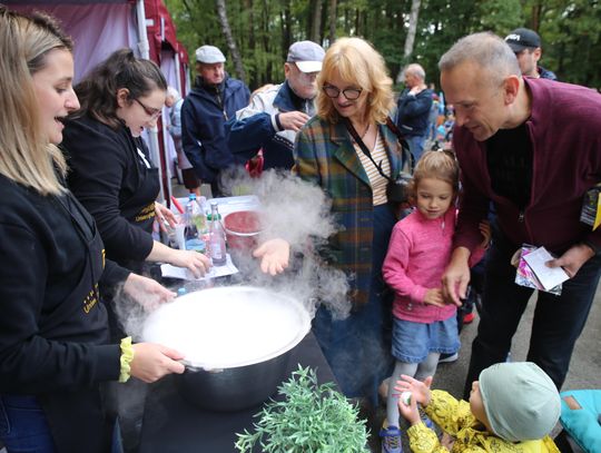 Ludzie na festiwalu chleba w Katowicach