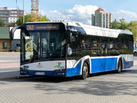 Na zdj. autobus elektryczny.