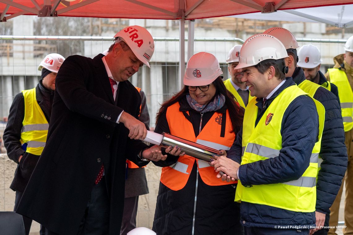 Długość ma znaczenie. Kiedy stanie most na Sanie?