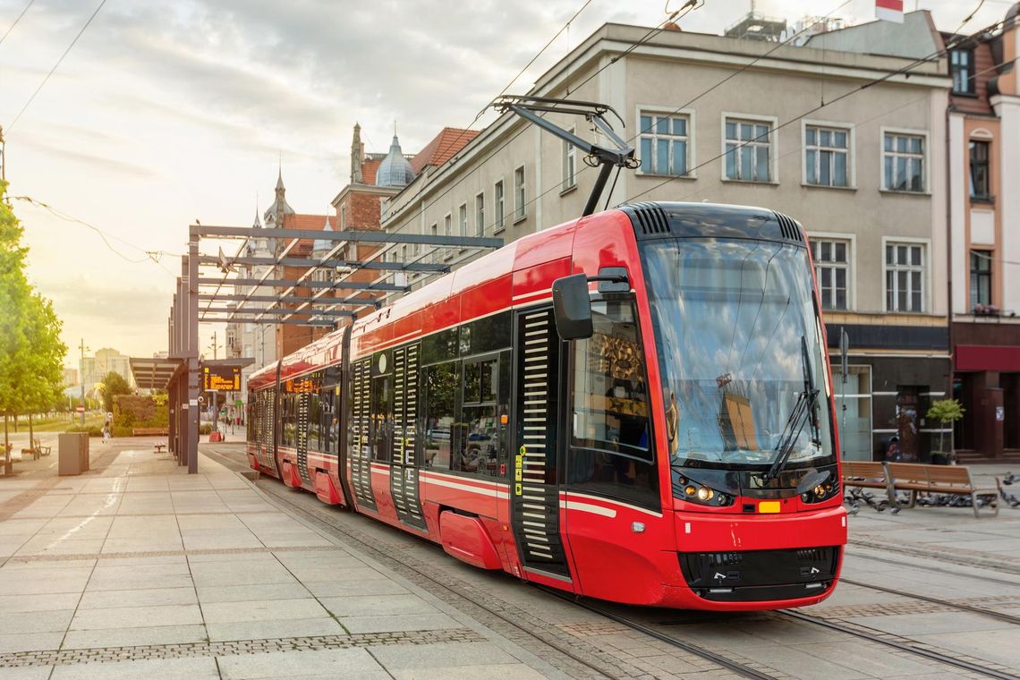 Na zdj. tramwaj śląski.