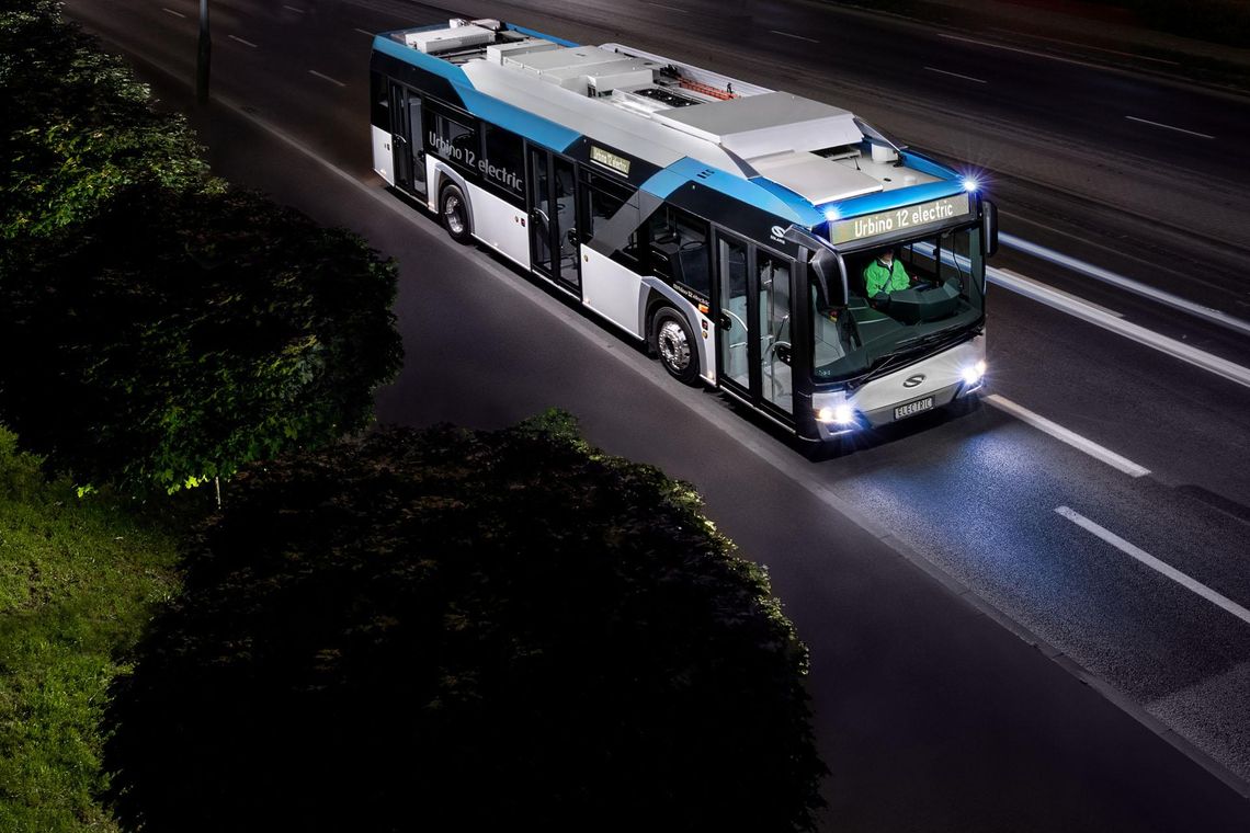 Na zdj. autobus elektryczny.