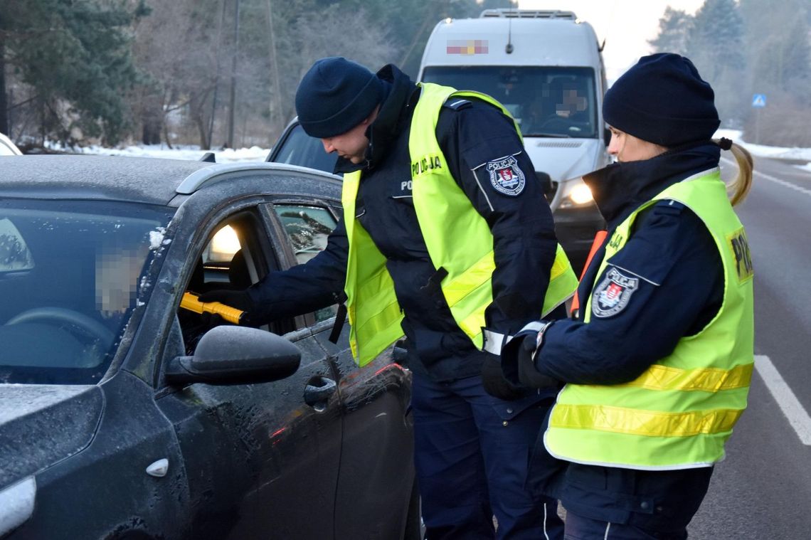 Kontrola drogowa policji.