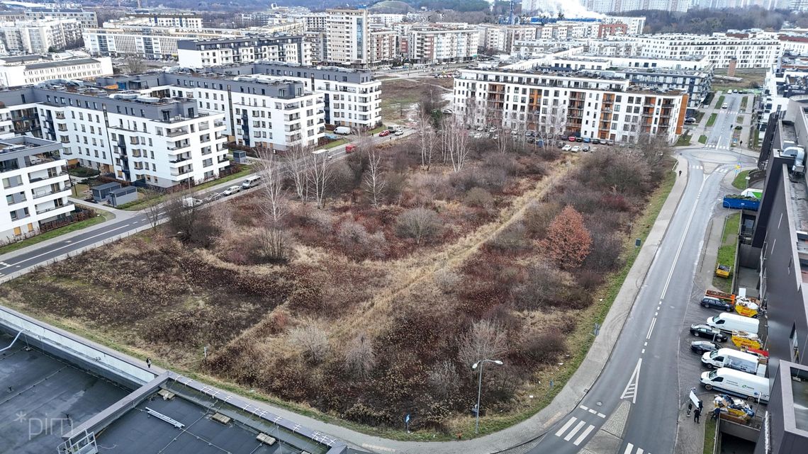 Zaniedbany skwer na poznańskim osiedlu Łacina.